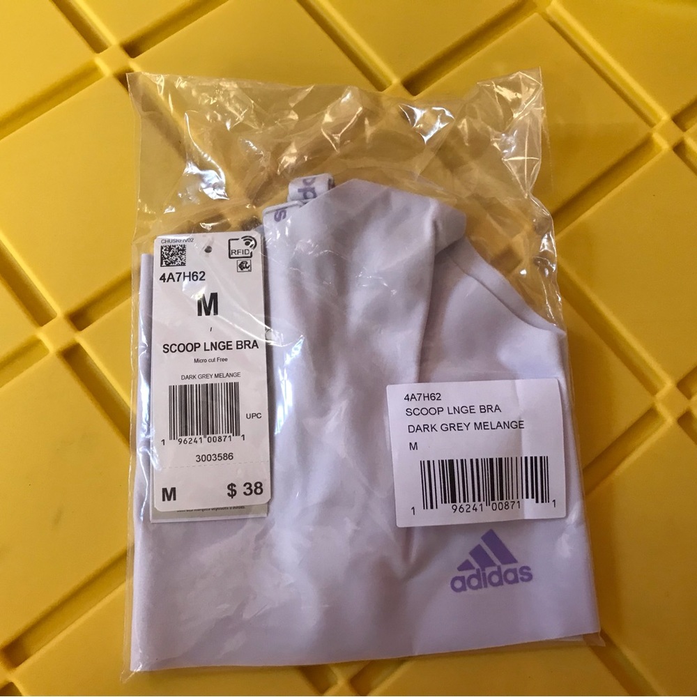 Adidas Scoop Neck LNGE Bra - Picture 2 of 3
